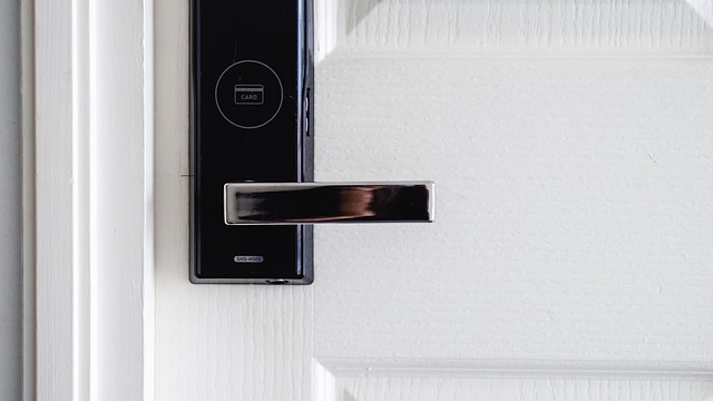 Smart Tech: The Secret to Saving Money and Building Wealth